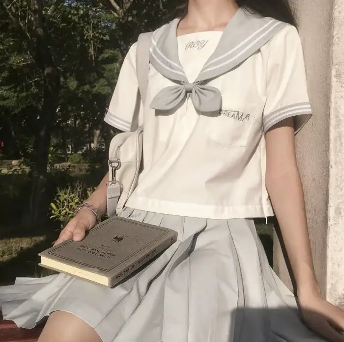 建筑有情天粤语